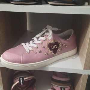 DOLCE & GABANA sneakers.
